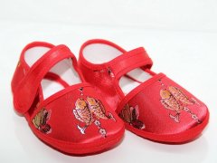 宝宝鞋大红绣花粘带软布底吉庆有余款传统经典