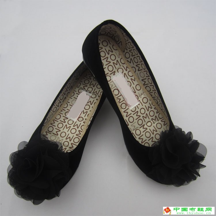 平跟低帮鞋女黑色工作鞋单鞋花朵<a href='https://www.thyshoe.cn/' target='_blank'><u>老北京布鞋</u></a>女鞋