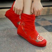 老北京布鞋怎么穿出“明星范儿”呢?