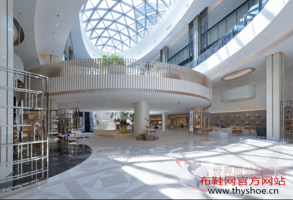 DFS旗下T广场于澳门新濠天地店首次推出鞋履专区