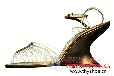 隐形楔跟凉鞋 salvatore重新演绎经典鞋款