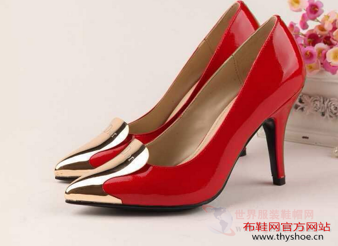 红色高跟鞋时尚煽情 带给女人无限的高贵