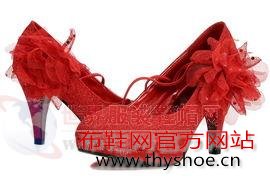 白婚纱红鞋冰与雪之歌