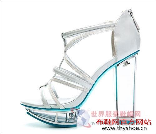 2013春夏季女生必备三款粗跟鞋履