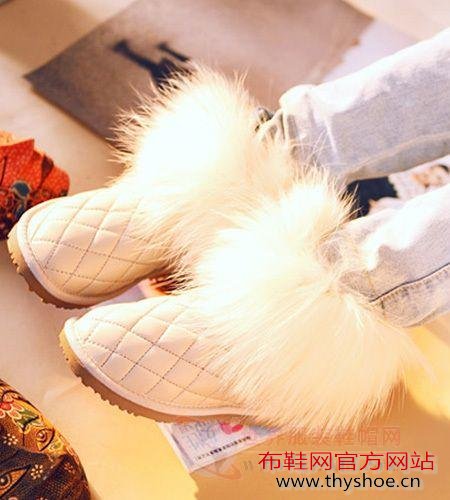 俏皮兔毛雪地靴 打造青春魅力