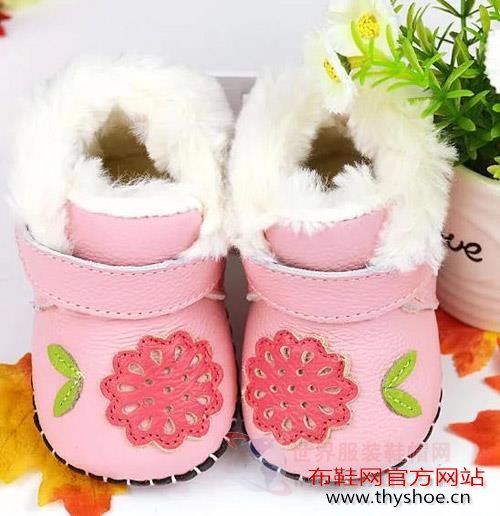 毛绒小巧可爱婴儿鞋 让你家宝宝萌萌哒
