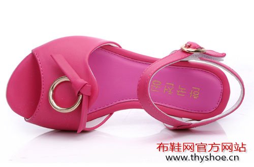韩版炫彩时尚儿童凉鞋别致金属环设计