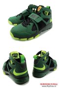 Nike公布青蜂侠Green&nbsp;Hornet配色鞋款[报道]